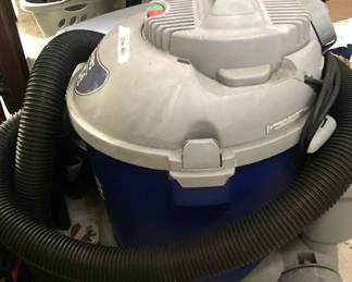 Shop vacuum
