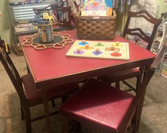 Game table and chairs