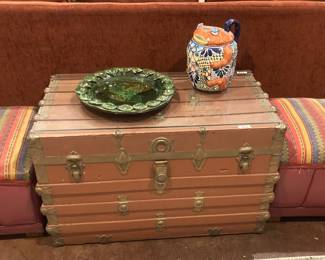 Trunk; 2 small stools (as is)