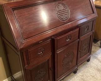 Asian style secretary