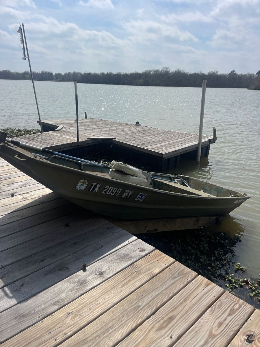 Grasons of East Texas Goodrich cozy lake... starts on 3/1/2024