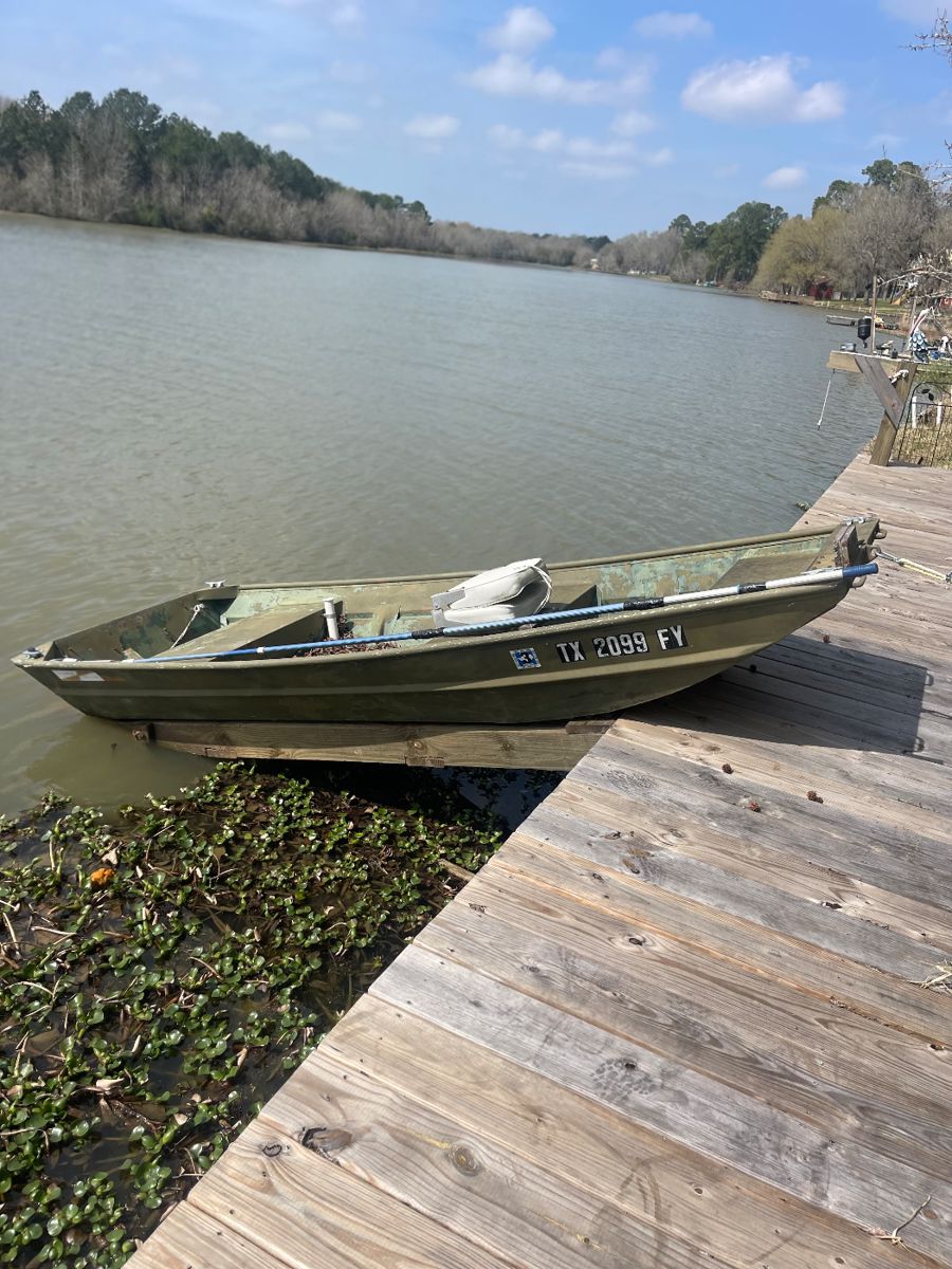 Grasons of East Texas Goodrich cozy lake... starts on 3/1/2024