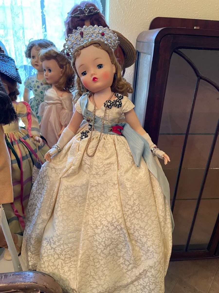 Vintage Cissy doll