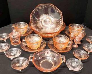 "Riverwatch Showpieces" in Augusta, GA Starts Closing Mon 3/4 at 8pm. Pickup is Wed 3/6 from 3-6pm. Please click here to view more photos, descriptions, and current bids:&nbsp;https://ctbids.com/estate-sale/27017