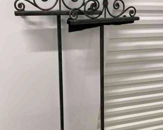 "Riverwatch Showpieces" in Augusta, GA Starts Closing Mon 3/4 at 8pm. Pickup is Wed 3/6 from 3-6pm. Please click here to view more photos, descriptions, and current bids:&nbsp;https://ctbids.com/estate-sale/27017