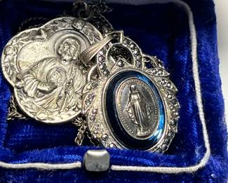 Two sterling necklaces in velvet vintage box