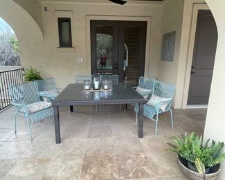 Square table - 150.00