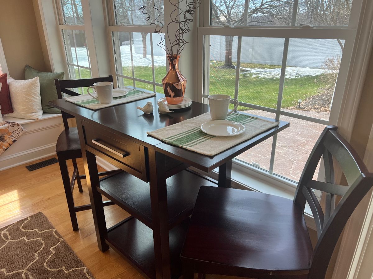 ESTATE SALE BY COLLEEN in Victor, NY starts on 4/6/2024