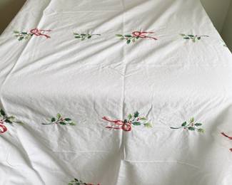 Holly & Berries Table Cloth