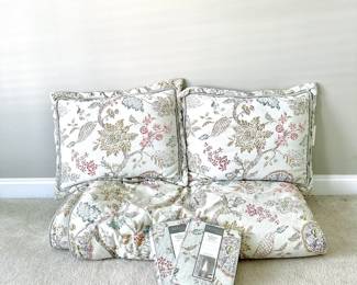 CROSCILL RIVIERA STANDARD (FULL) SIZE COMFORTER SET WITH VALANCES