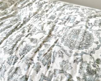 BILTMORE KING SIZE COMFORTER WITH COORDINATING THROW PILLOW