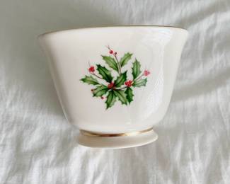 Lenox Holiday Holly & Berry Christmas Nut Bowl