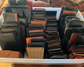 Passport books, checkbook covers, men's wallets, ladies wallets, key wallets 