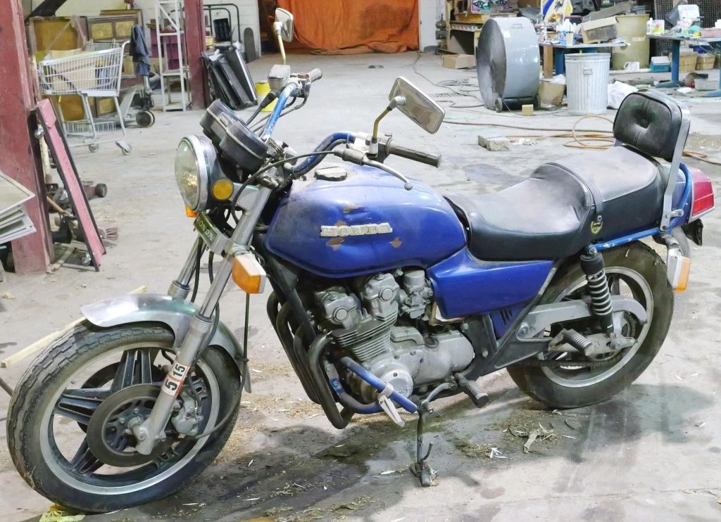 1 - 1979 Honda Motorcycle w/ clean title
