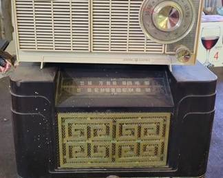 66 - Vintage Radios

