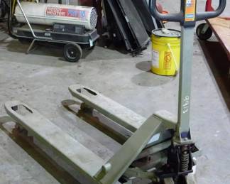 114 - Pallet Jack
