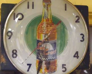 137 - Vintage Sun Crest Advertising Wall Clock
