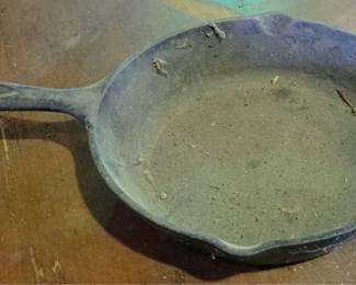 458 - Lodge Cast Iron Frying Pan
