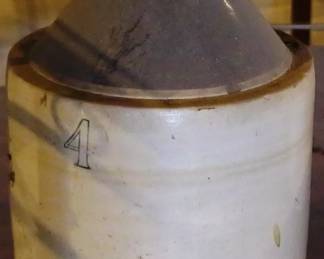 247 - Brown & White 4 Jug
