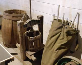 252 - Apple Press & More
