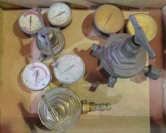 432 - Assorted Gauges
