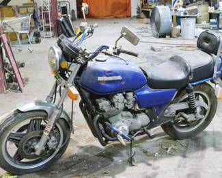 1 - 1979 Honda Motorcycle w/ clean title

