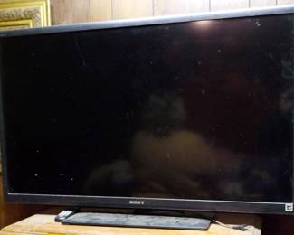 181 - Sony TV w/ Remote
