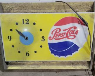 464 - Pepsi-Cola Light Up Wall Clock Advertisement

