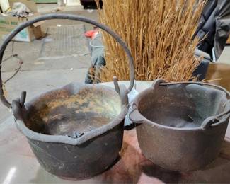 455 - Small Cast Iron Pots
