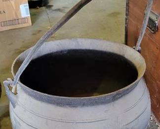 334 - Cast Iron Pot
