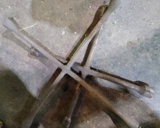 403 - 4-Way Tire Irons
