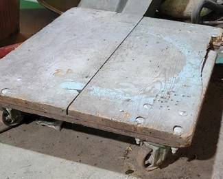 395 - Small Platform on Wheels
