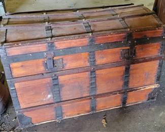 333 - Vintage Trunk
