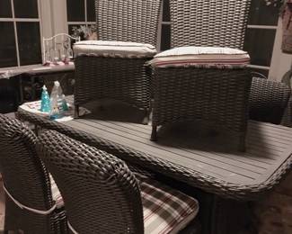 Wicker table and 6 chairs