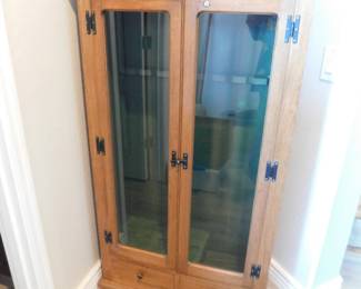 Gun cabinet