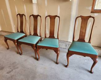 Inv no 310 set of 4 queen Anne dining chairs 20x18x41