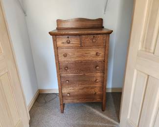 Inv no 201 six drawer oak dresser 28x20x52