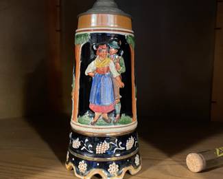 Additional photo of musical stein