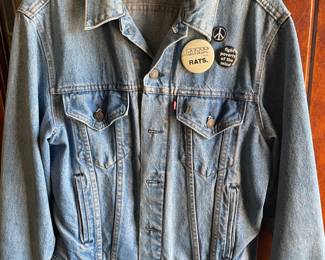 Vtg jean jacket, (tag removed, most likely size L) $45