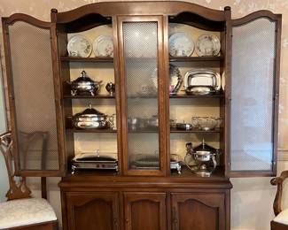 Elegant China Display Cabinet 
