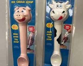 Vintage Fun Damental Too Ice Cream Scoops, “Mooing” Cow and “Oinking” Pig