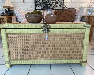 Wicker trunk