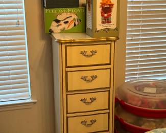 French provincial dresser, holiday decor