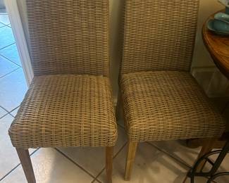 Set of 4 wicker chairs