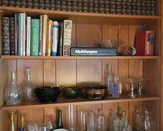 Lots of vases/ glass wares
Encyclopedia set