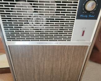 Dehumidifier 