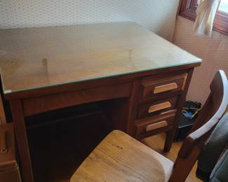 Office table and chair 