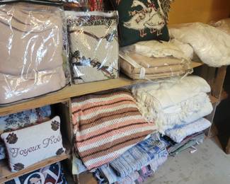 Blankets and table clothes