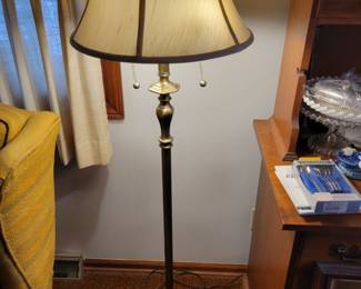 Floor lamp