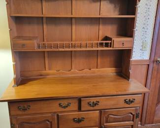 Young republic maple 2 pc hutch